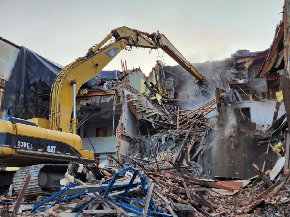 Albert Lea Proceeding With Demo Of 2 Buildings On Broadway Avenue To   Resized 20220913 073808 980x735 